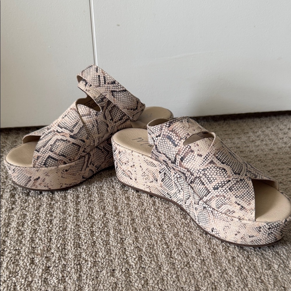 Matisse Brand Snakeskin Platform Sandals